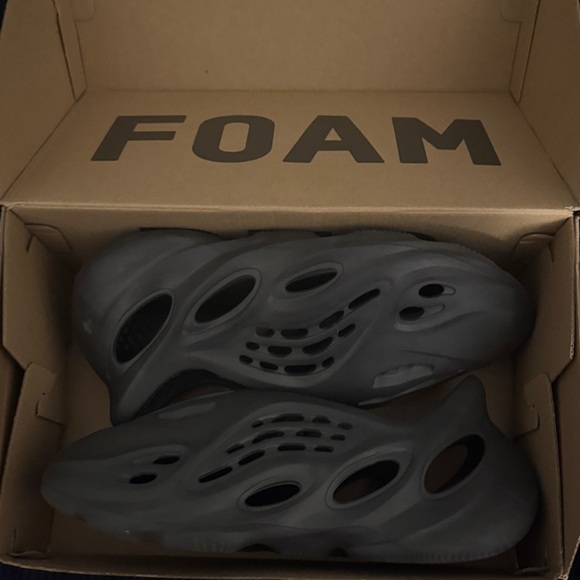 Adidas Yeezy foam runner - Picture 1 of 7